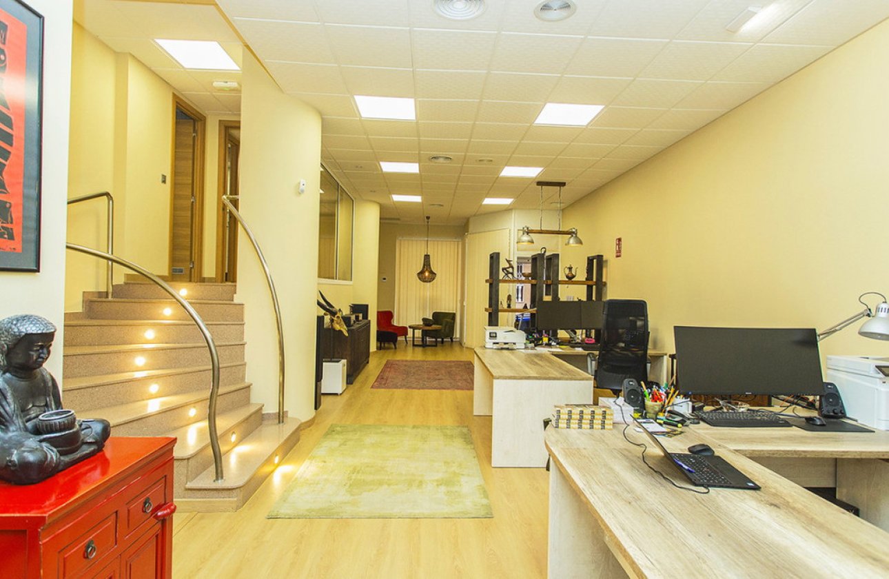 Használt ingatlanok - Commercial property -
Torrevieja - Torrevieja Centro