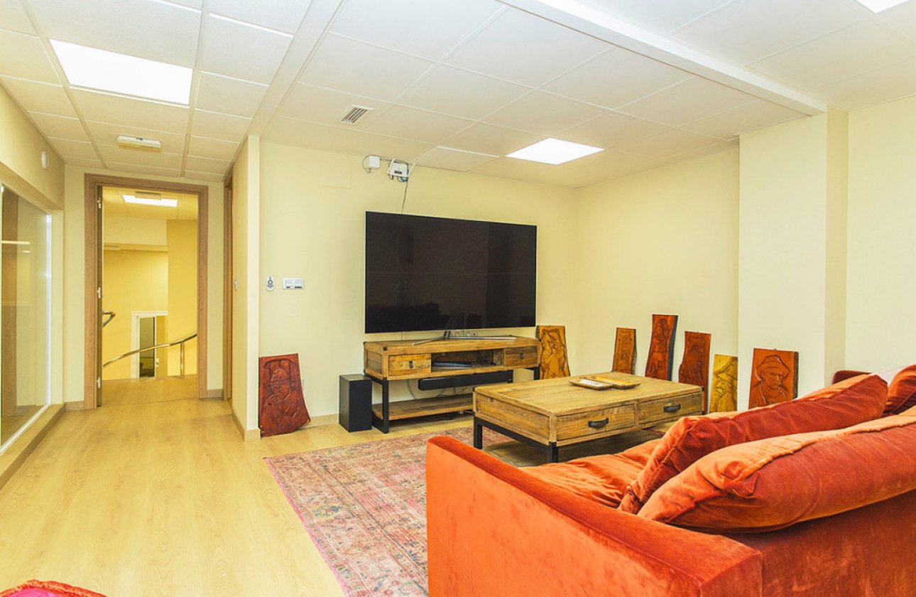 Használt ingatlanok - Commercial property -
Torrevieja - Torrevieja Centro