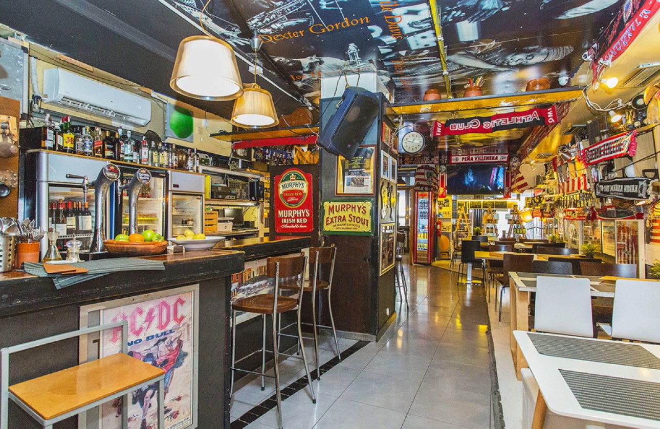 Használt ingatlanok - Commercial property -
Torrevieja - Torrevieja Centro