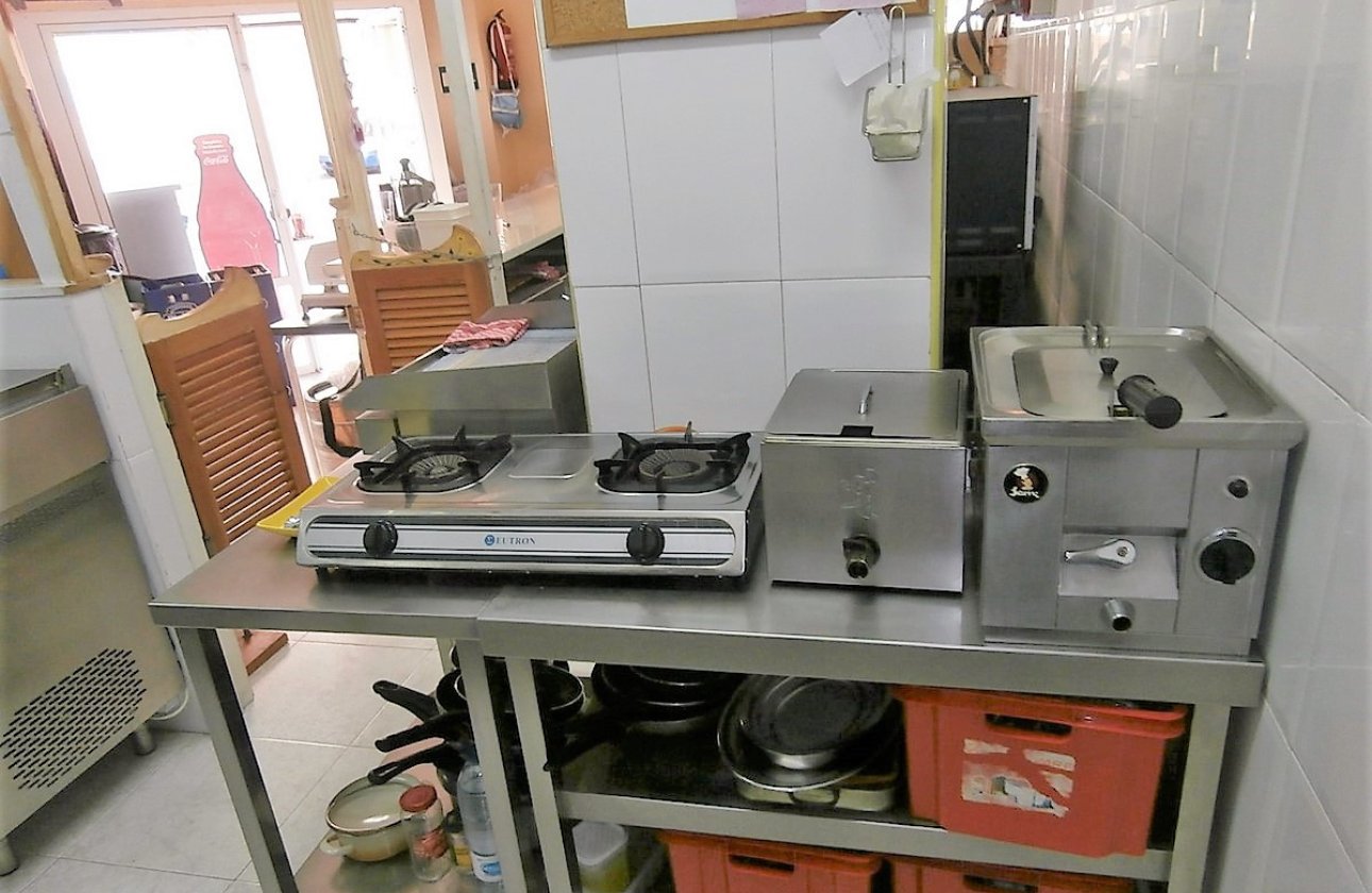 Használt ingatlanok - Commercial property -
Torrevieja - Torrevieja Centro