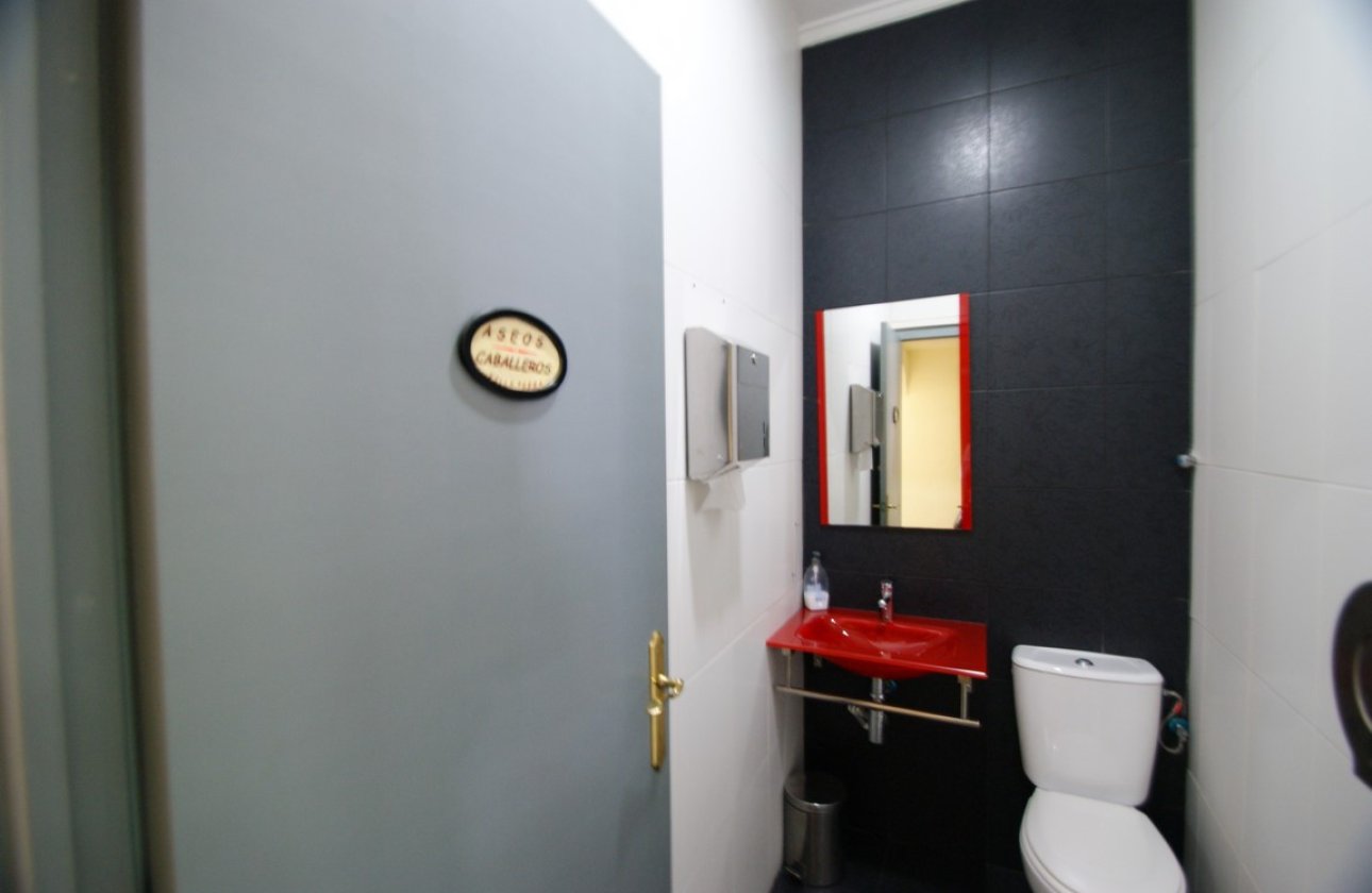 Használt ingatlanok - Commercial property -
Torrevieja - Torrevieja Centro