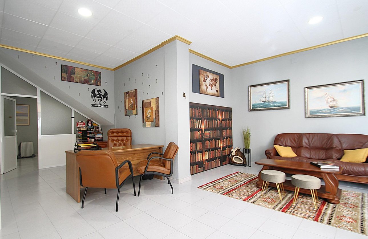 Használt ingatlanok - Commercial property -
Torrevieja - Torrevieja Centro