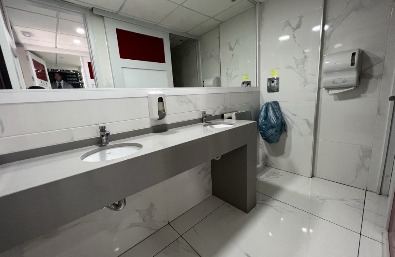 Használt ingatlanok - Commercial property -
Torrevieja - Torrevieja Centro