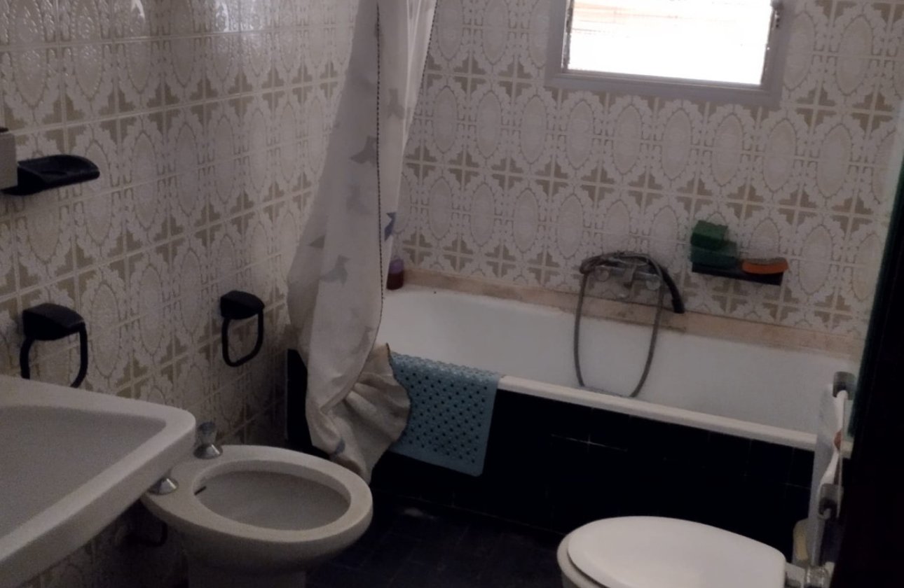 Használt ingatlanok - Commercial property -
Torrevieja - Torrevieja Centro