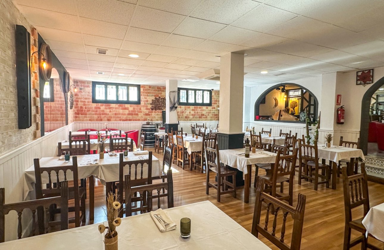 Használt ingatlanok - Commercial property -
Torrevieja - Torrevieja Centro