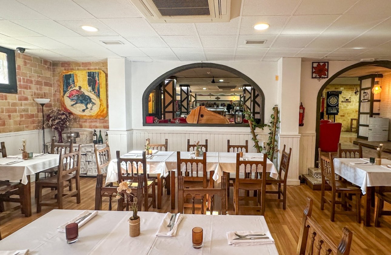 Használt ingatlanok - Commercial property -
Torrevieja - Torrevieja Centro