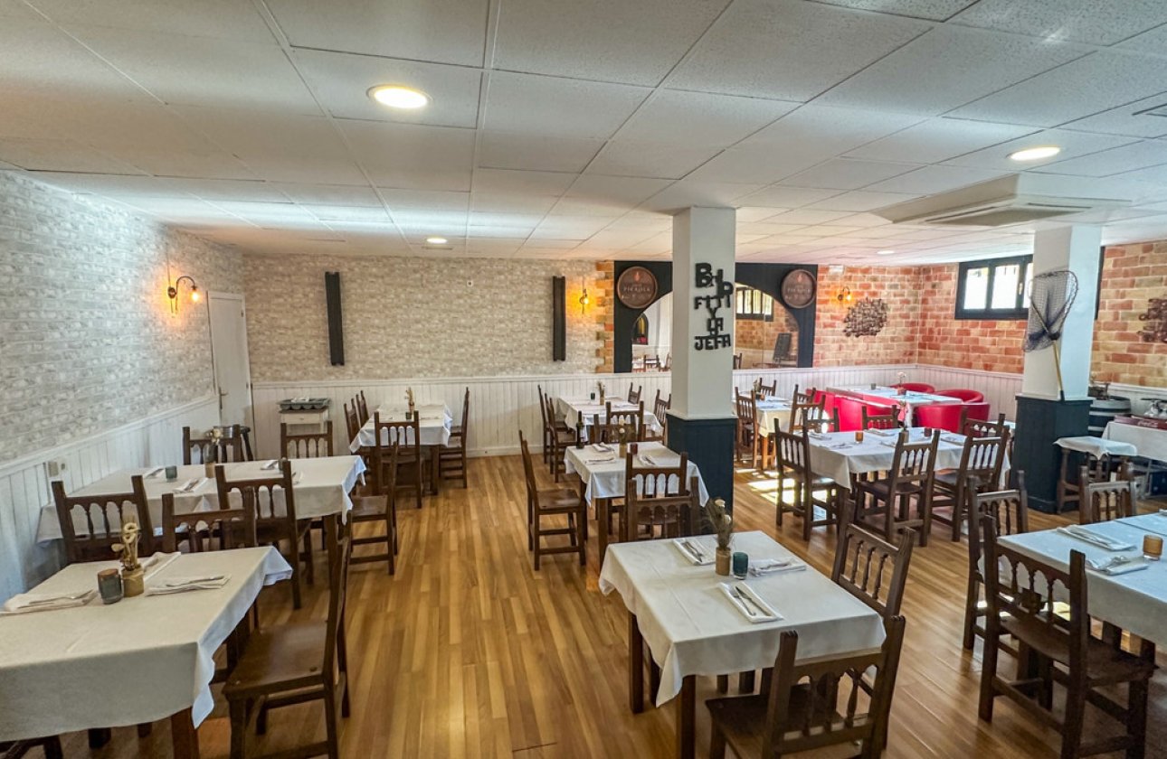 Használt ingatlanok - Commercial property -
Torrevieja - Torrevieja Centro