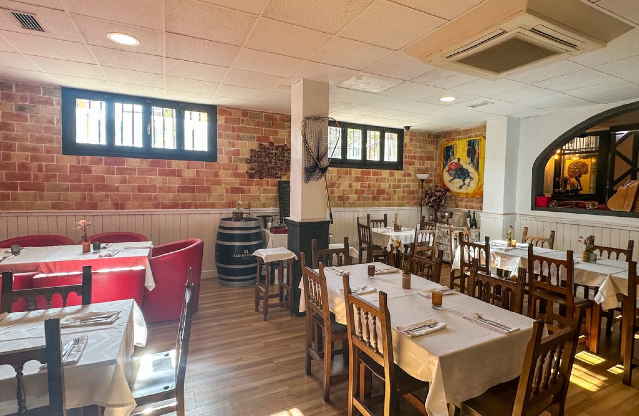 Használt ingatlanok - Commercial property -
Torrevieja - Torrevieja Centro