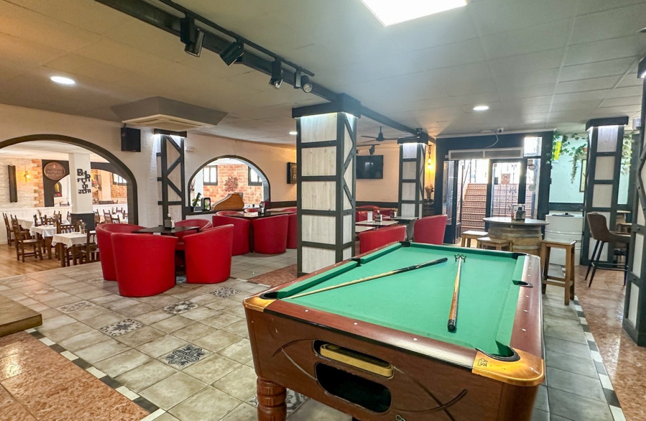 Használt ingatlanok - Commercial property -
Torrevieja - Torrevieja Centro