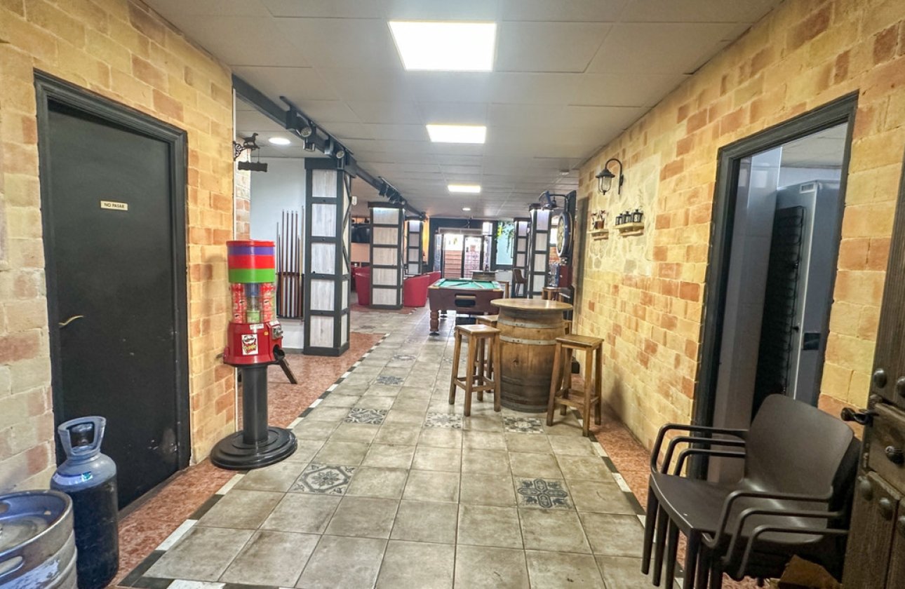 Használt ingatlanok - Commercial property -
Torrevieja - Torrevieja Centro