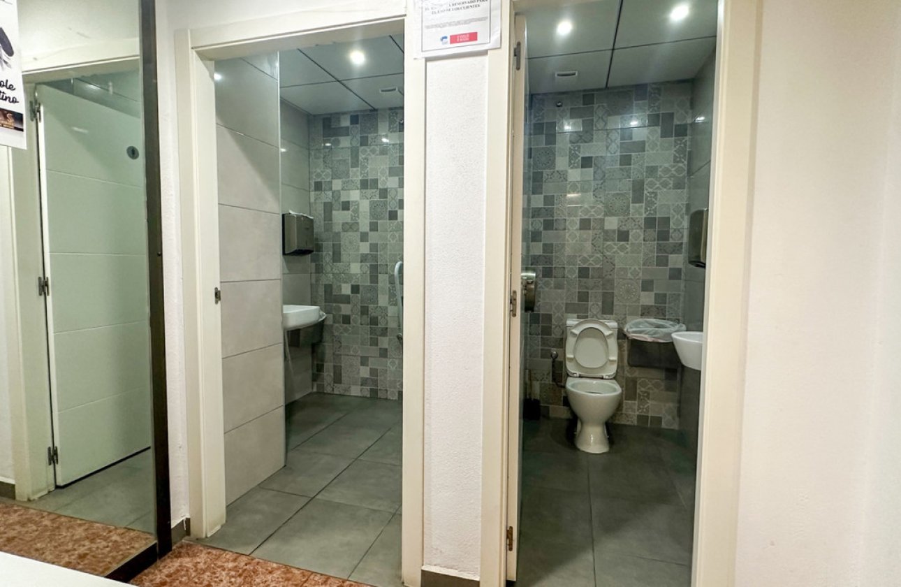 Használt ingatlanok - Commercial property -
Torrevieja - Torrevieja Centro