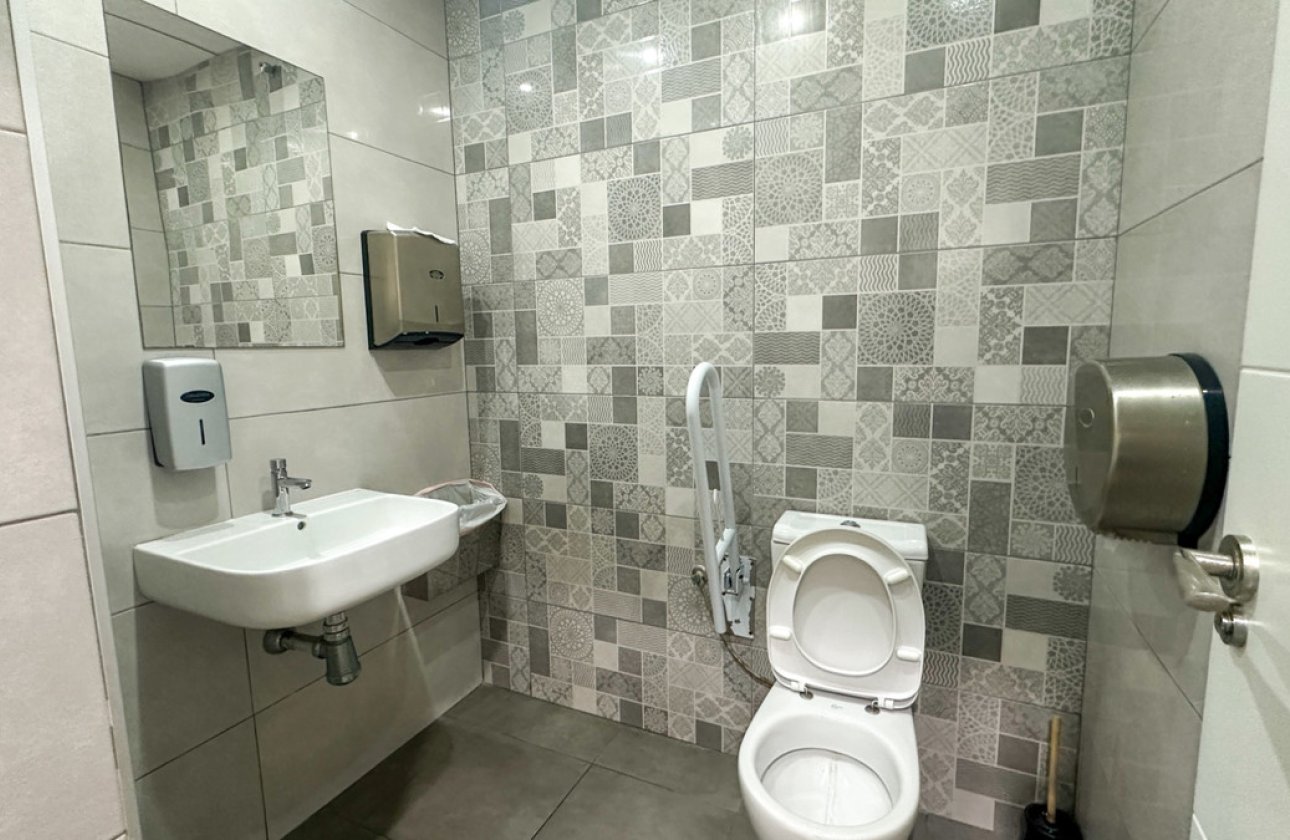 Használt ingatlanok - Commercial property -
Torrevieja - Torrevieja Centro