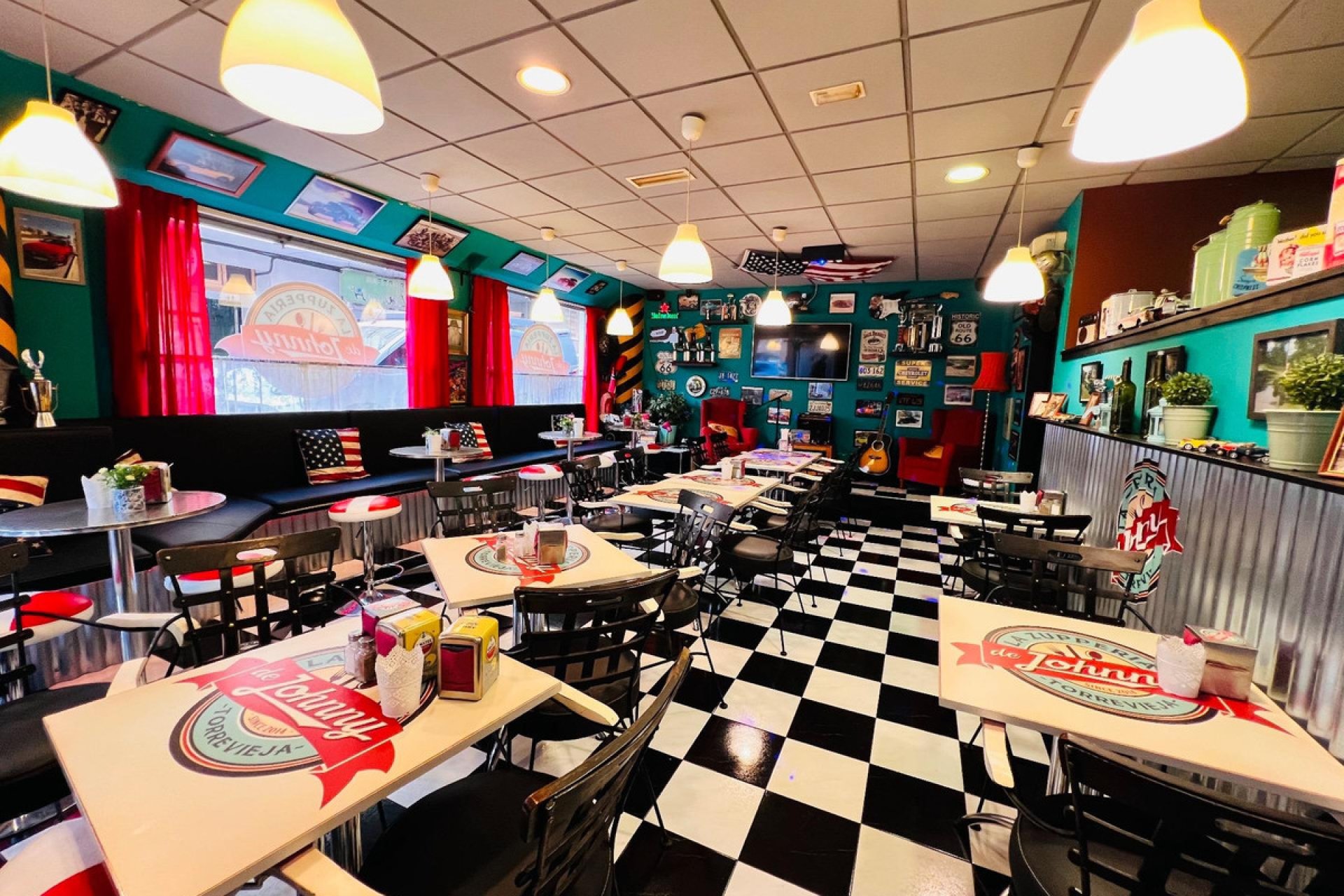 Használt ingatlanok - Commercial property -
Torrevieja - Torrevieja Centro