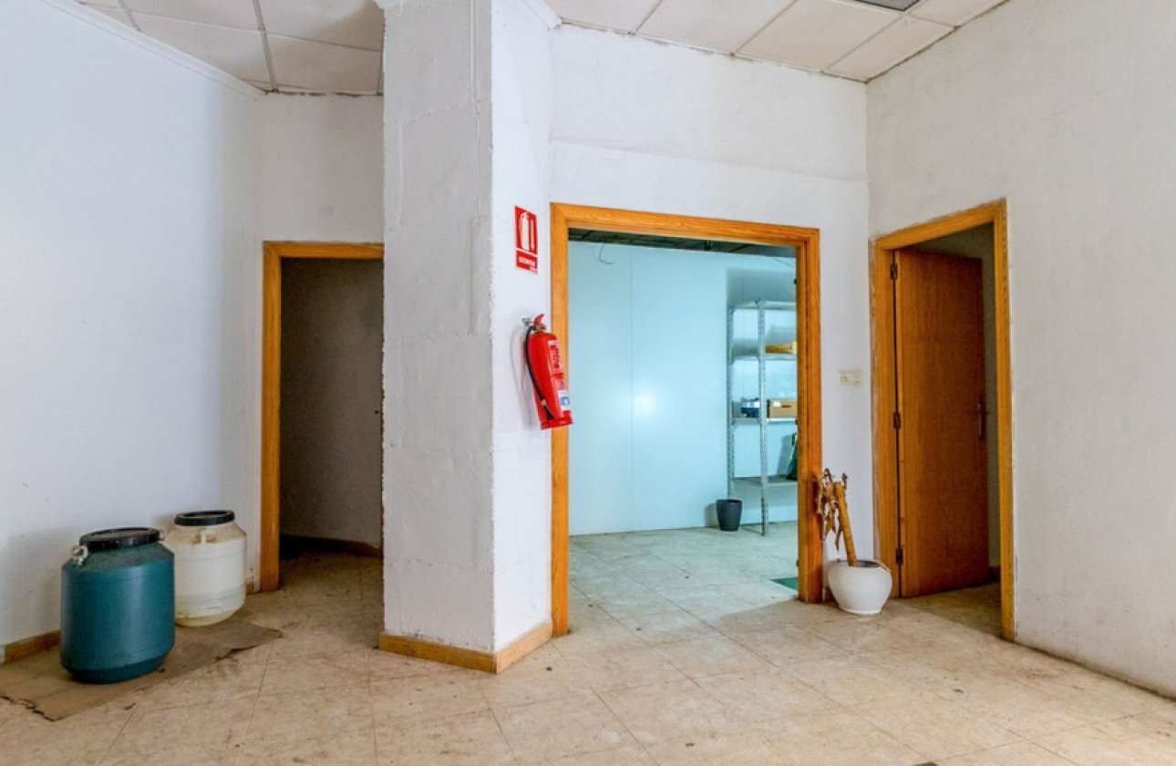 Használt ingatlanok - Commercial property -
Torrevieja - Torrevieja Centro