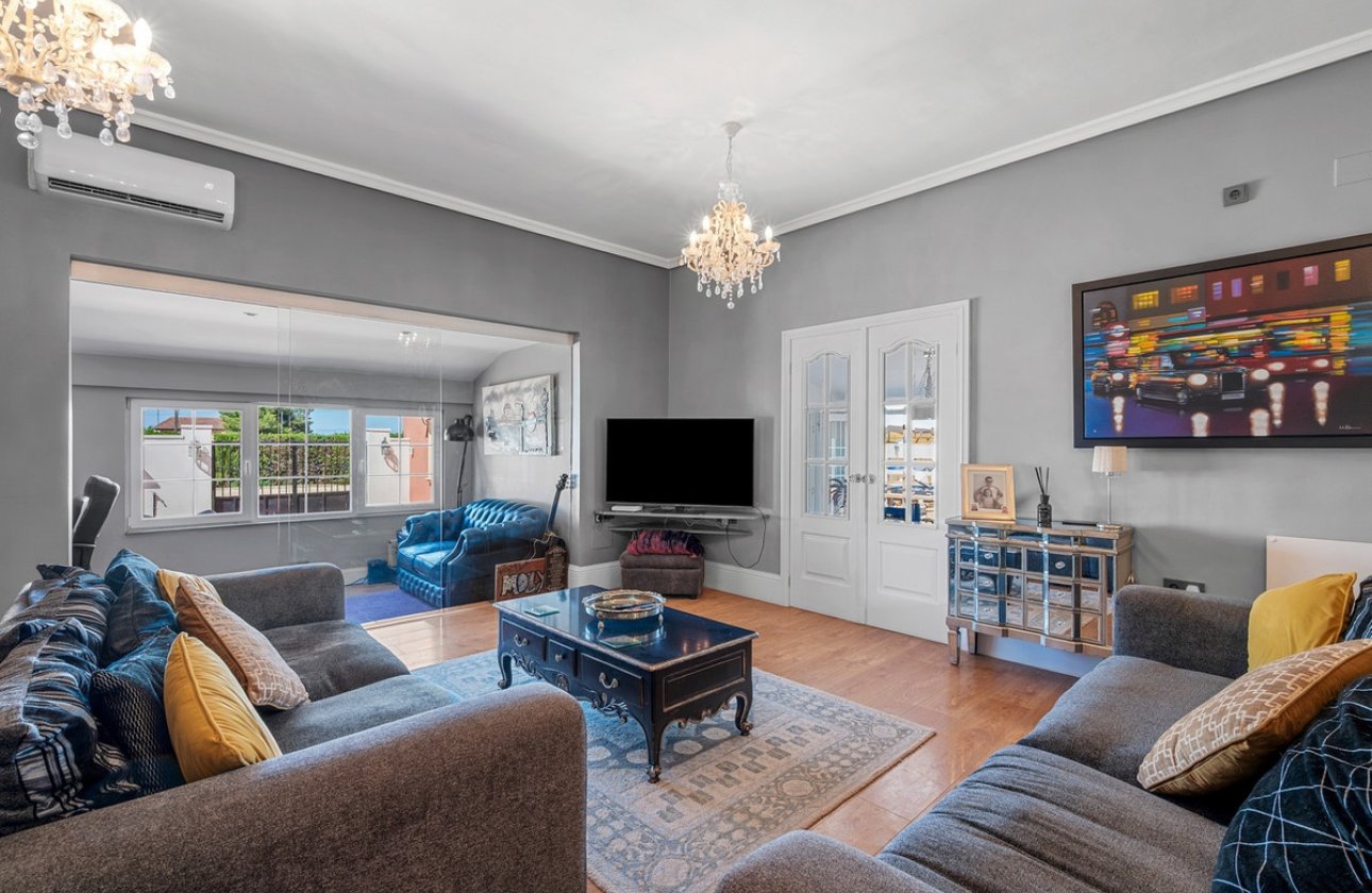 Használt ingatlanok - country house -
Almoradí - Almoradi Centro