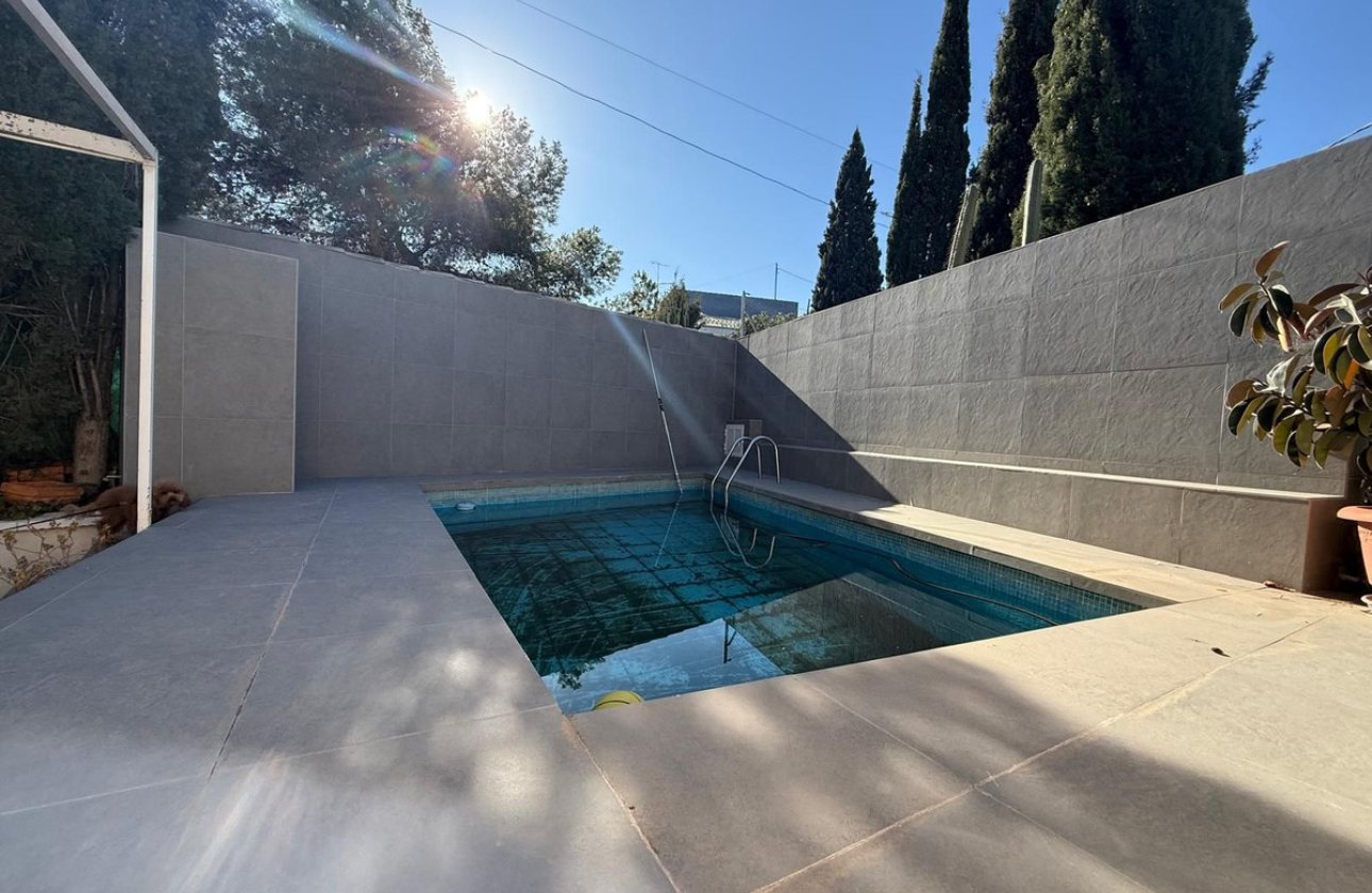 Használt ingatlanok - country house -
Elda - Elda Centro