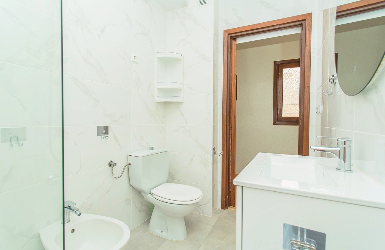 Használt ingatlanok - Flat -
Torrevieja - Playa del Cura