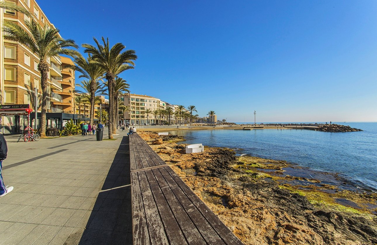 Használt ingatlanok - Flat -
Torrevieja - Playa del Cura
