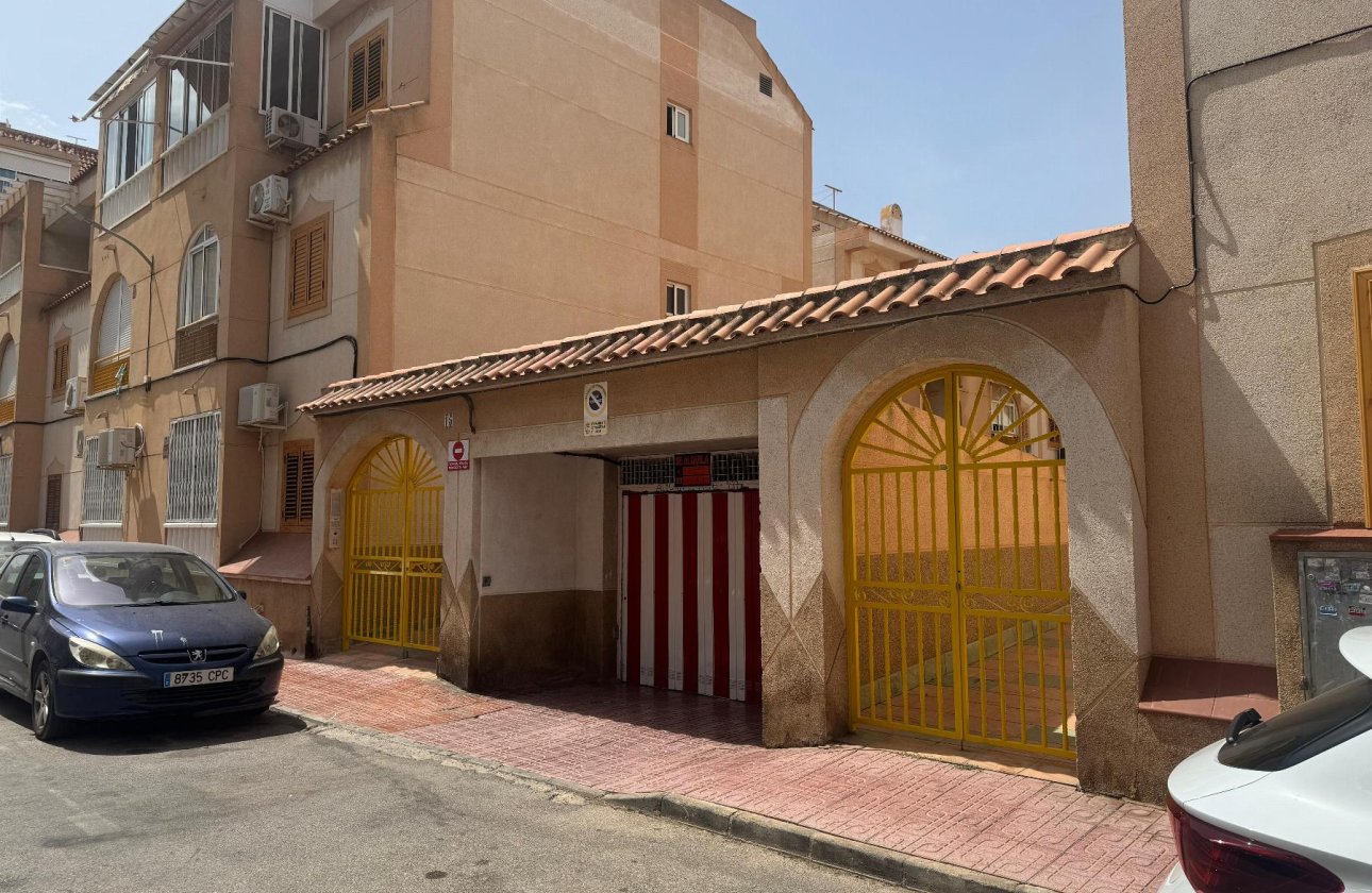 Használt ingatlanok - Garaje -
Torrevieja - Playa del Acequión