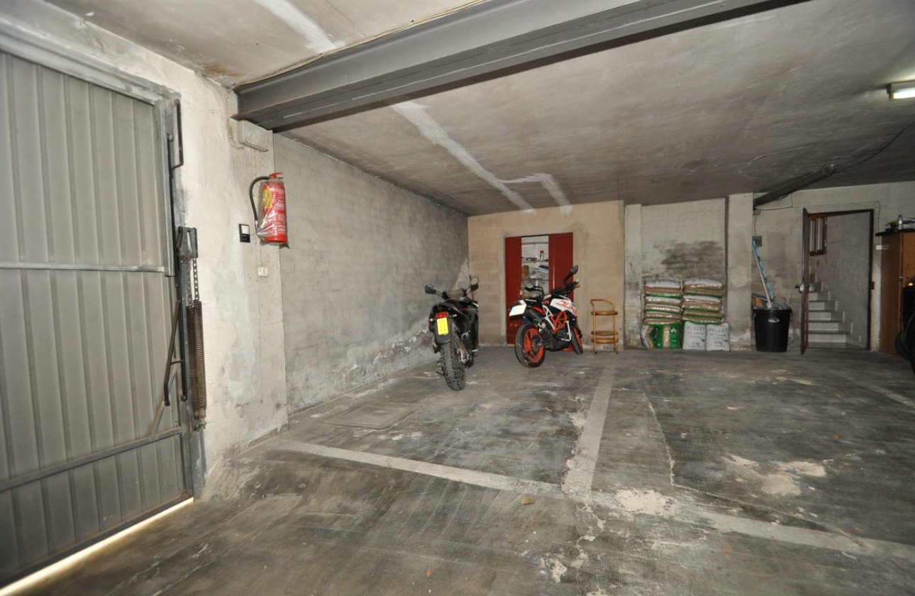 Használt ingatlanok - Garázs -
Pinoso - Pinoso Centro