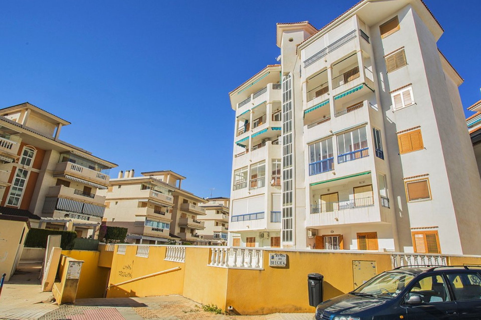 Használt ingatlanok - Garázs -
Torrevieja - La Mata