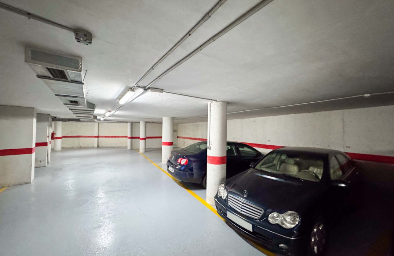 Használt ingatlanok - Garázs -
Torrevieja - La Mata