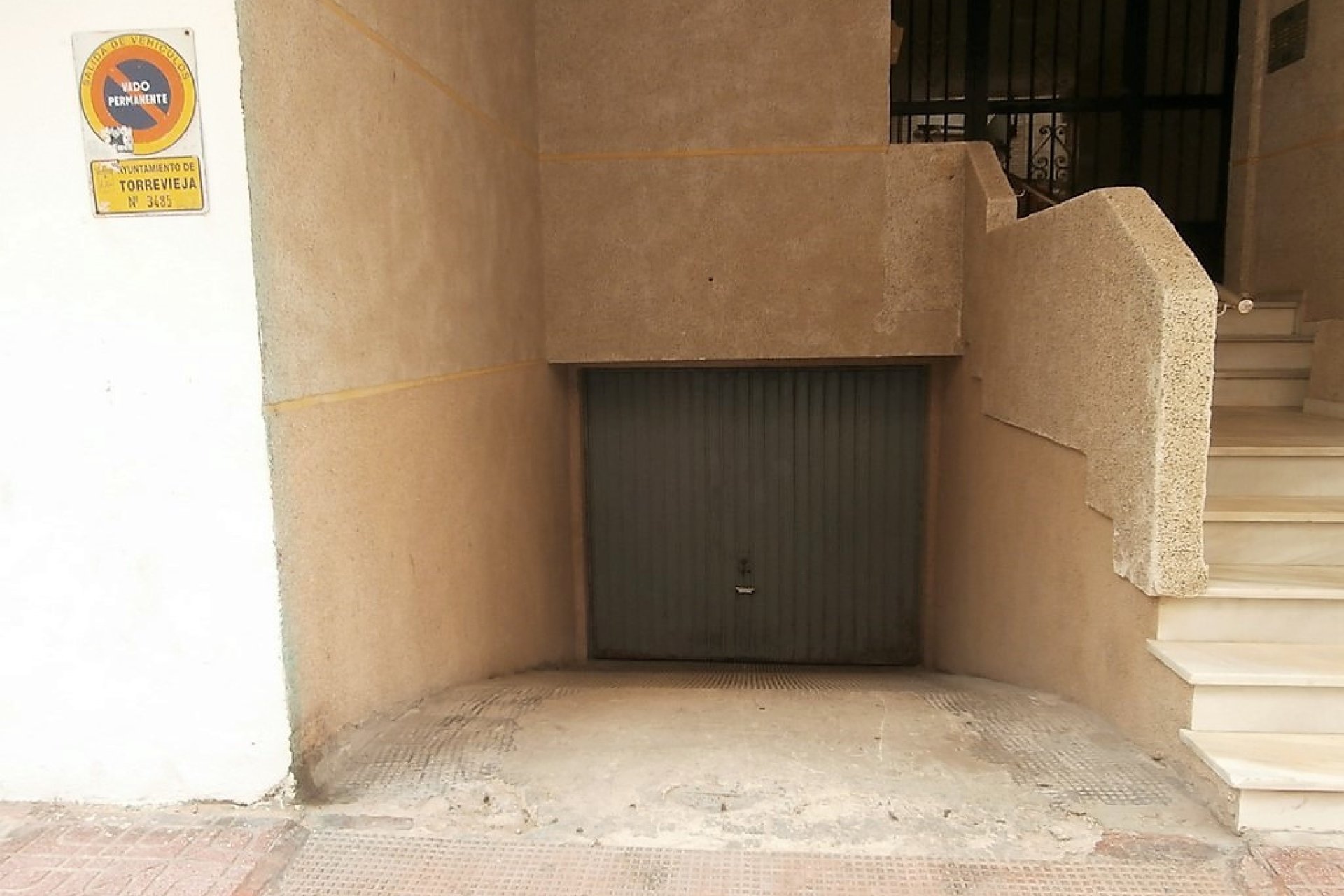 Használt ingatlanok - Garázs -
Torrevieja - La Mata