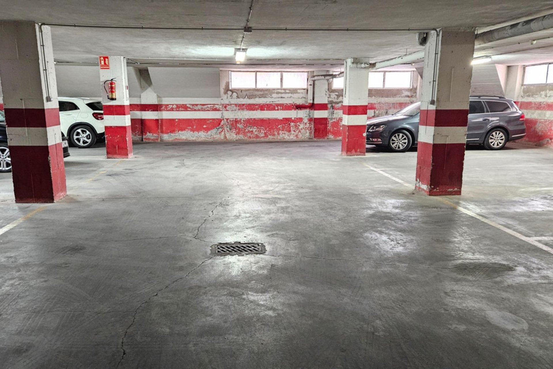 Használt ingatlanok - Garázs -
Torrevieja - Playa del Cura