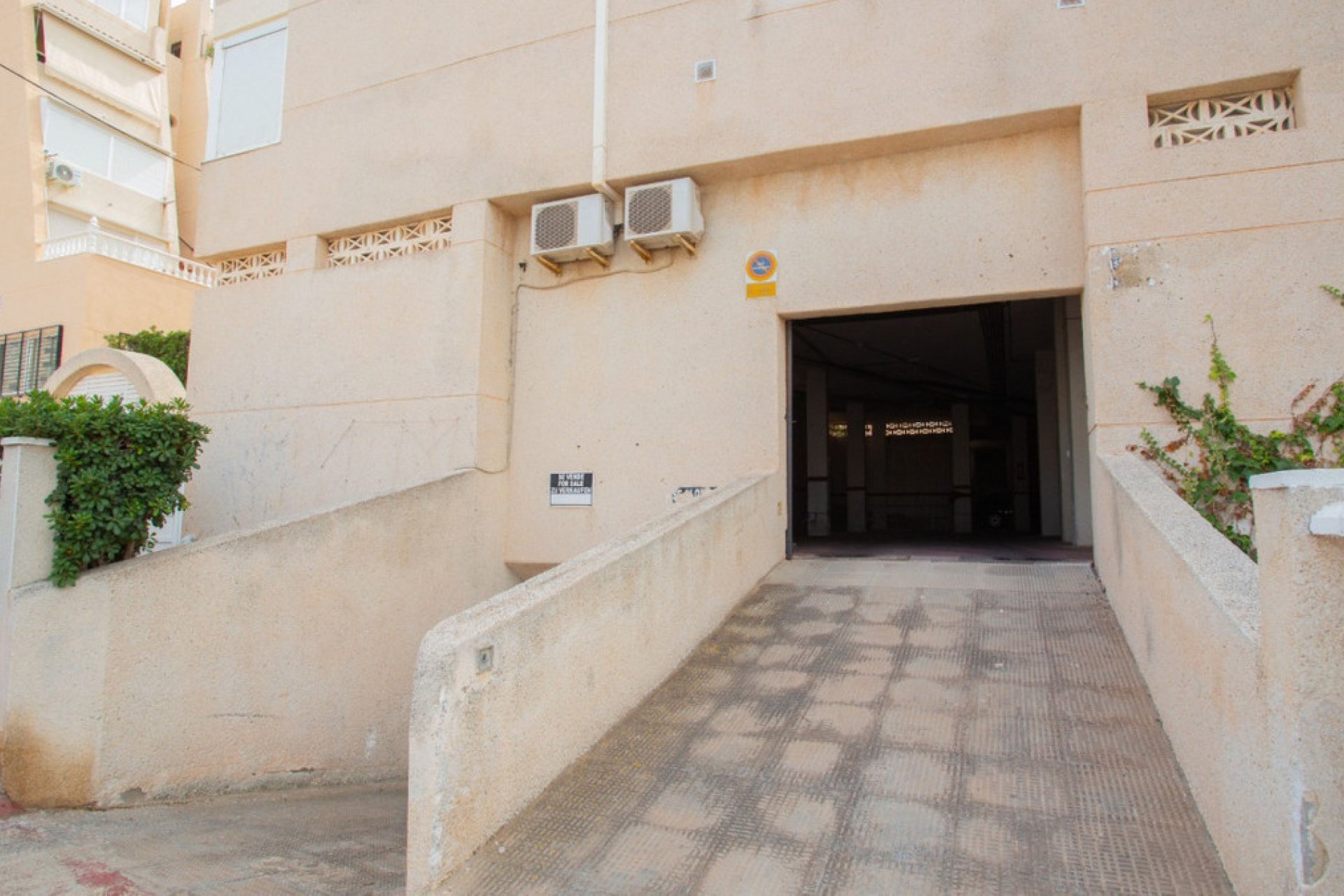 Használt ingatlanok - Garázs -
Torrevieja - Torre la mata