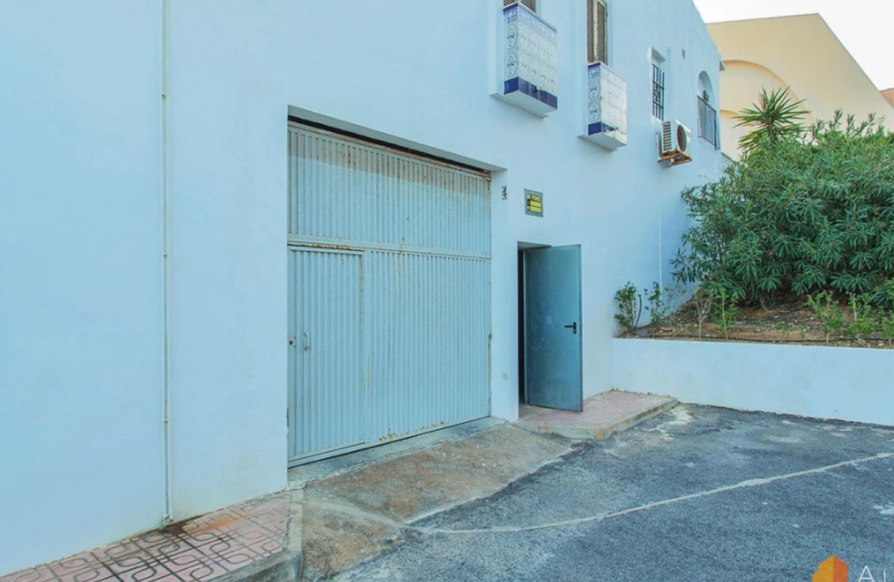 Használt ingatlanok - Garázs -
Torrevieja - Torre la mata