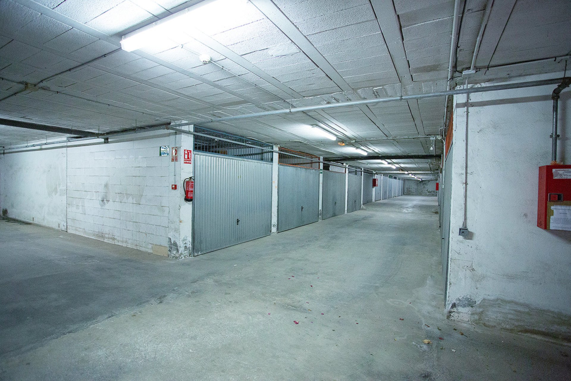 Használt ingatlanok - Garázs -
Torrevieja - Torrevieja Centro