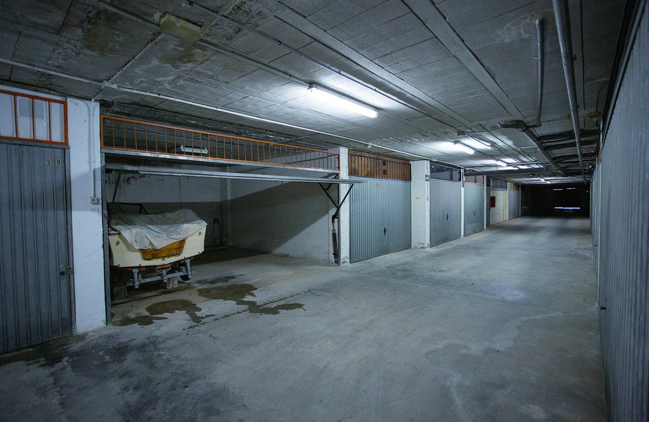 Használt ingatlanok - Garázs -
Torrevieja - Torrevieja Centro