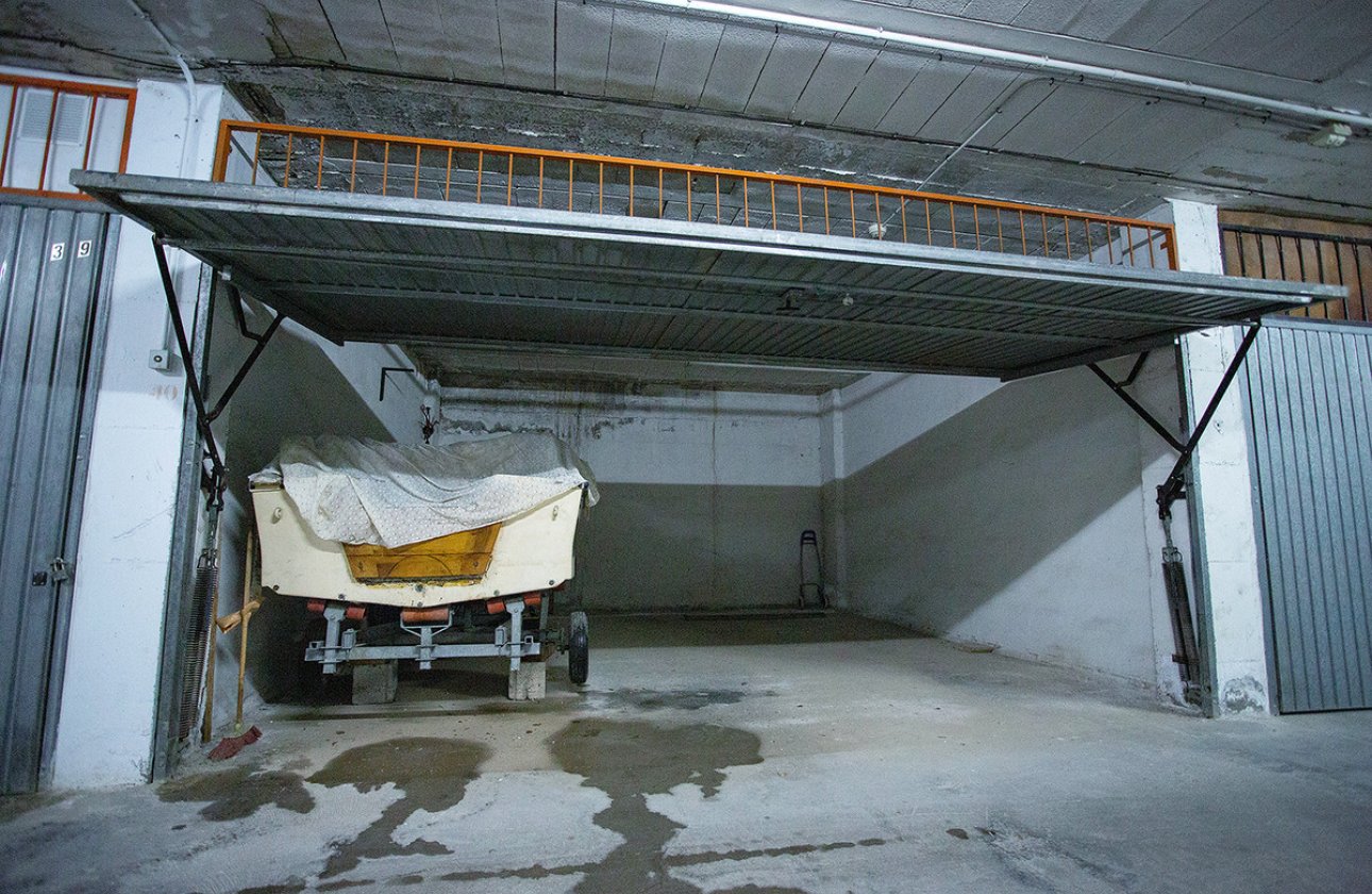 Használt ingatlanok - Garázs -
Torrevieja - Torrevieja Centro