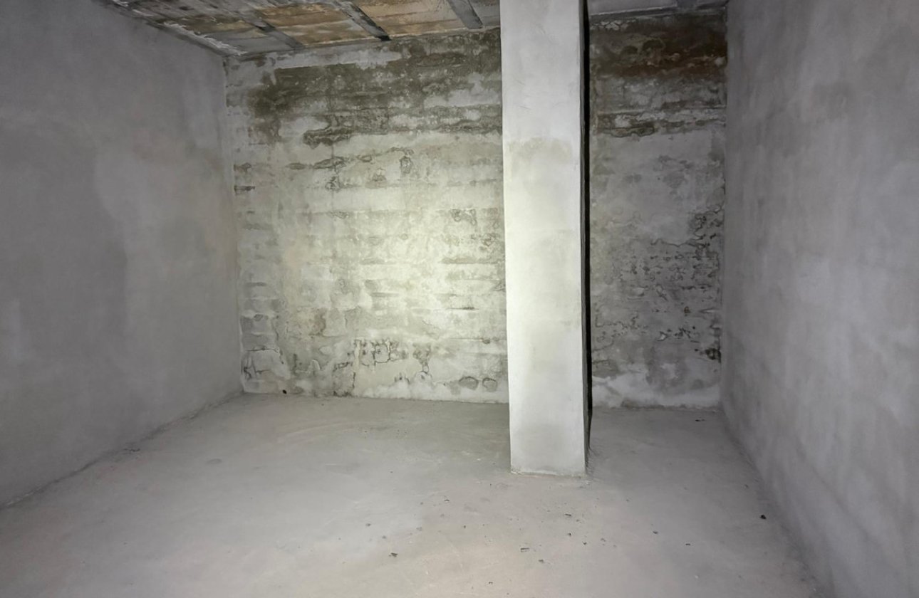 Használt ingatlanok - Garázs -
Torrevieja - Torrevieja Centro