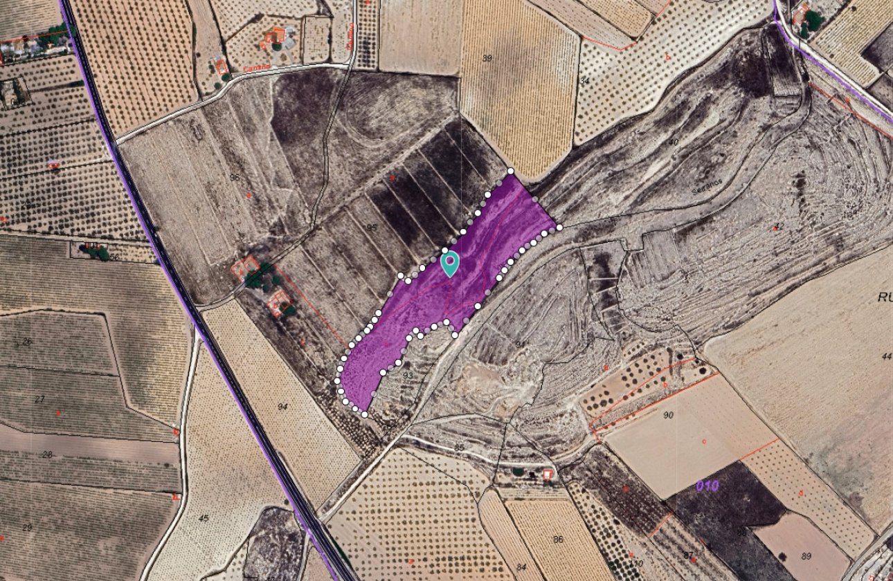 Használt ingatlanok - land -
Pinoso - Pinoso Centro