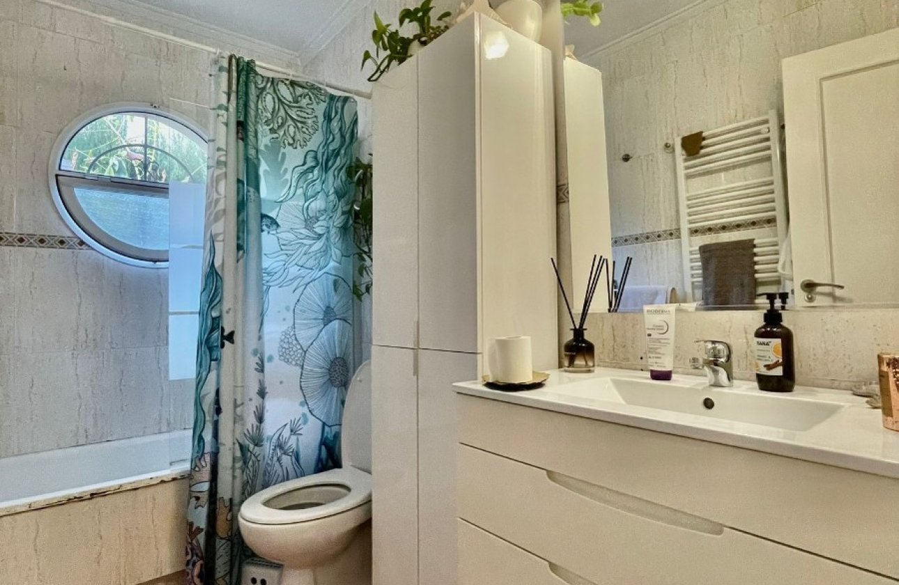 Használt ingatlanok - Sorház -
Orihuela Costa - Playa Flamenca