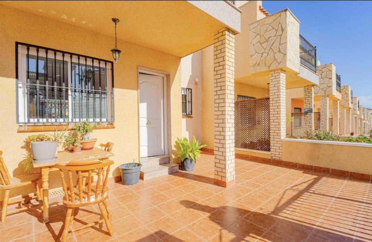 Használt ingatlanok - Terraced house -
Orihuela Costa - Los Altos