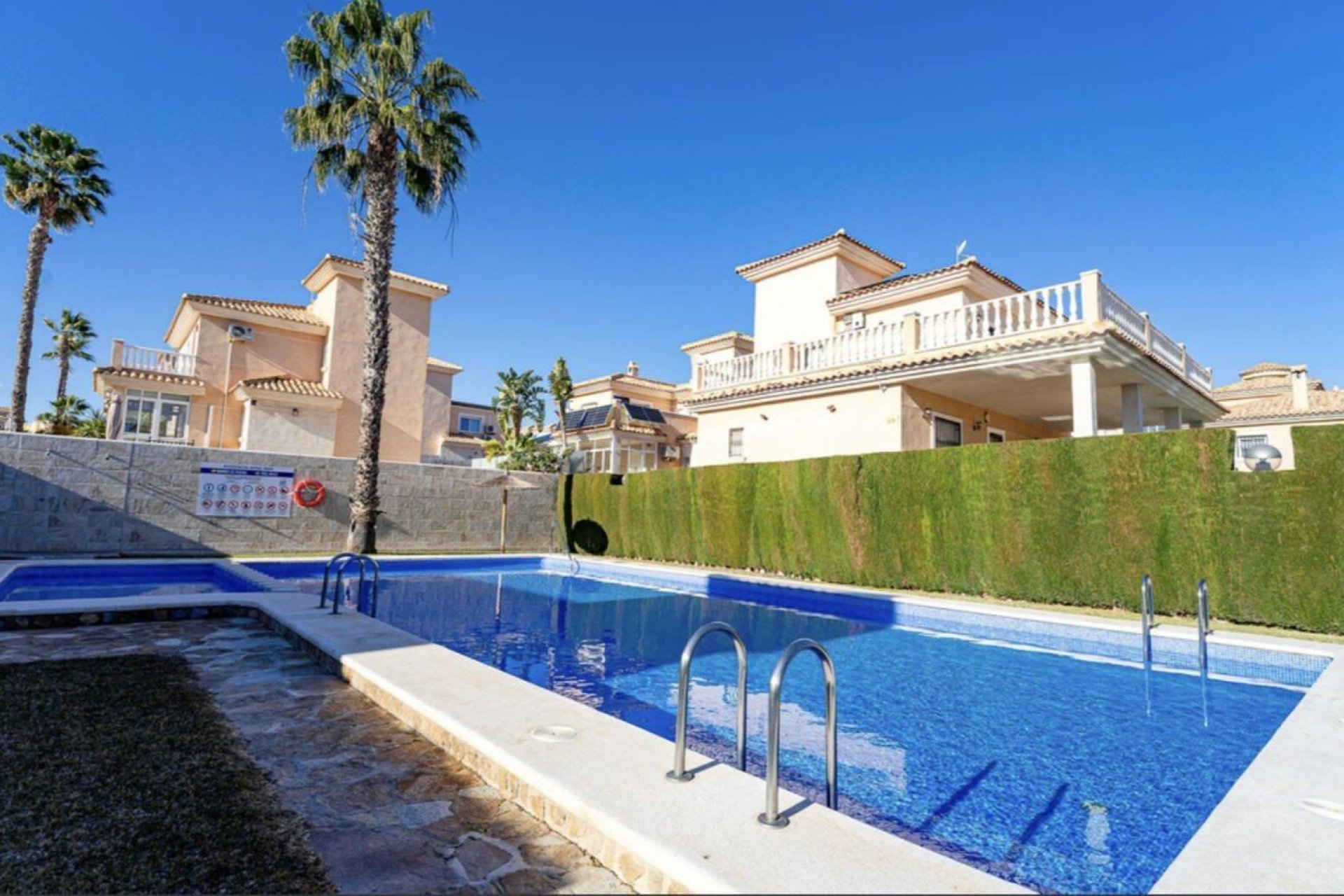 Használt ingatlanok - Terraced house -
Orihuela Costa - Los Altos