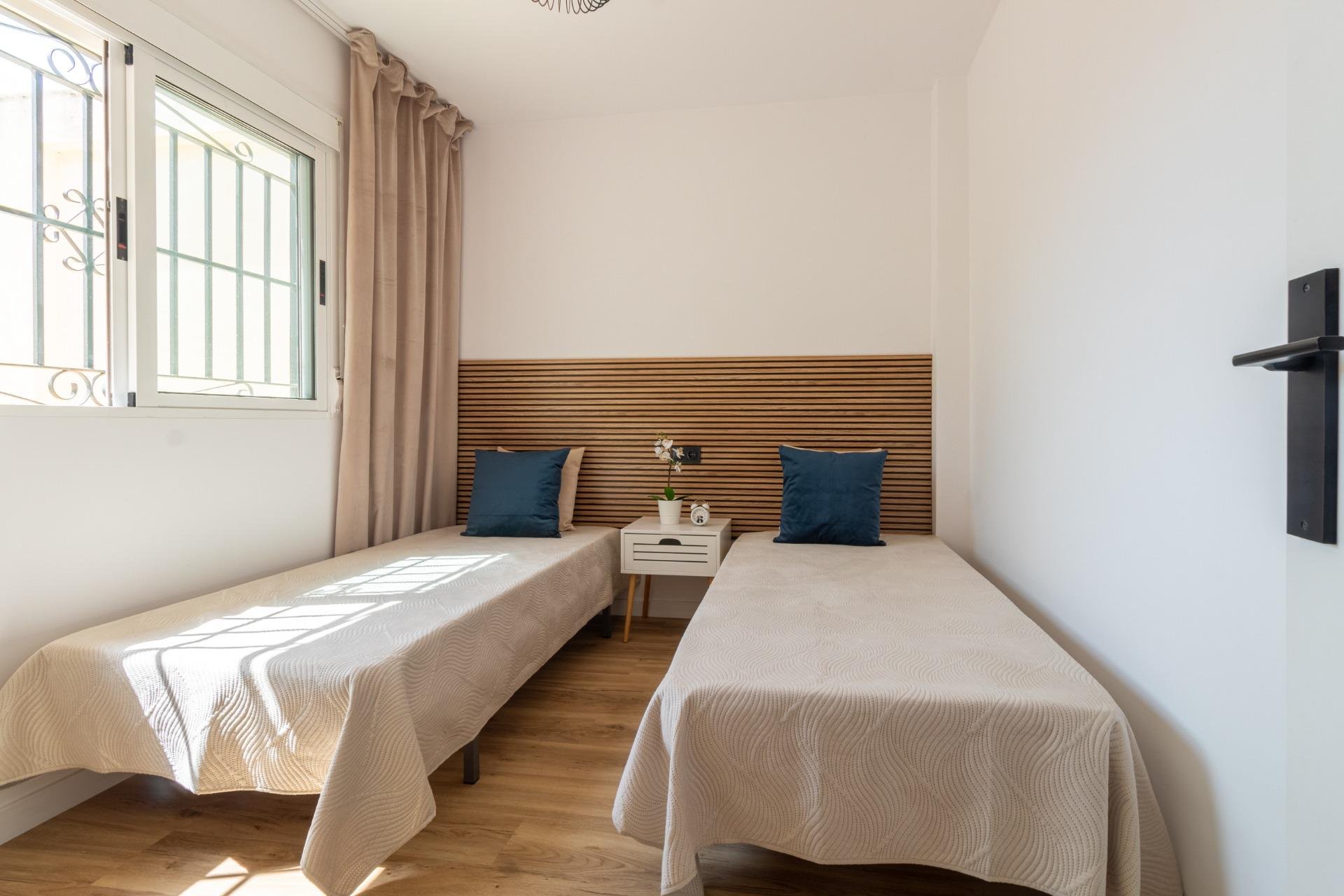 Használt ingatlanok - Terraced house -
Torrevieja - Los altos