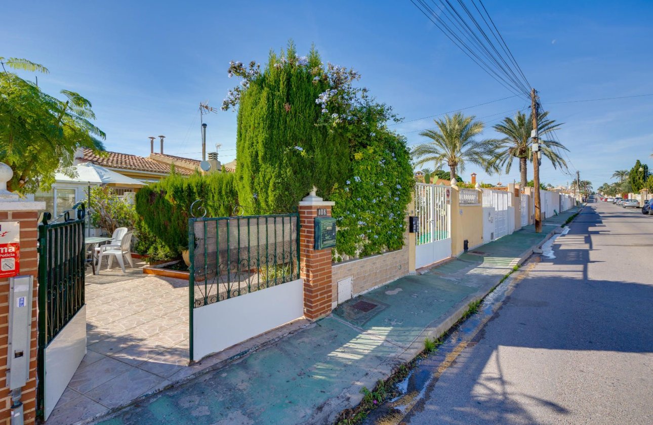 Használt ingatlanok - Terraced house -
Torrevieja - Los Ángeles