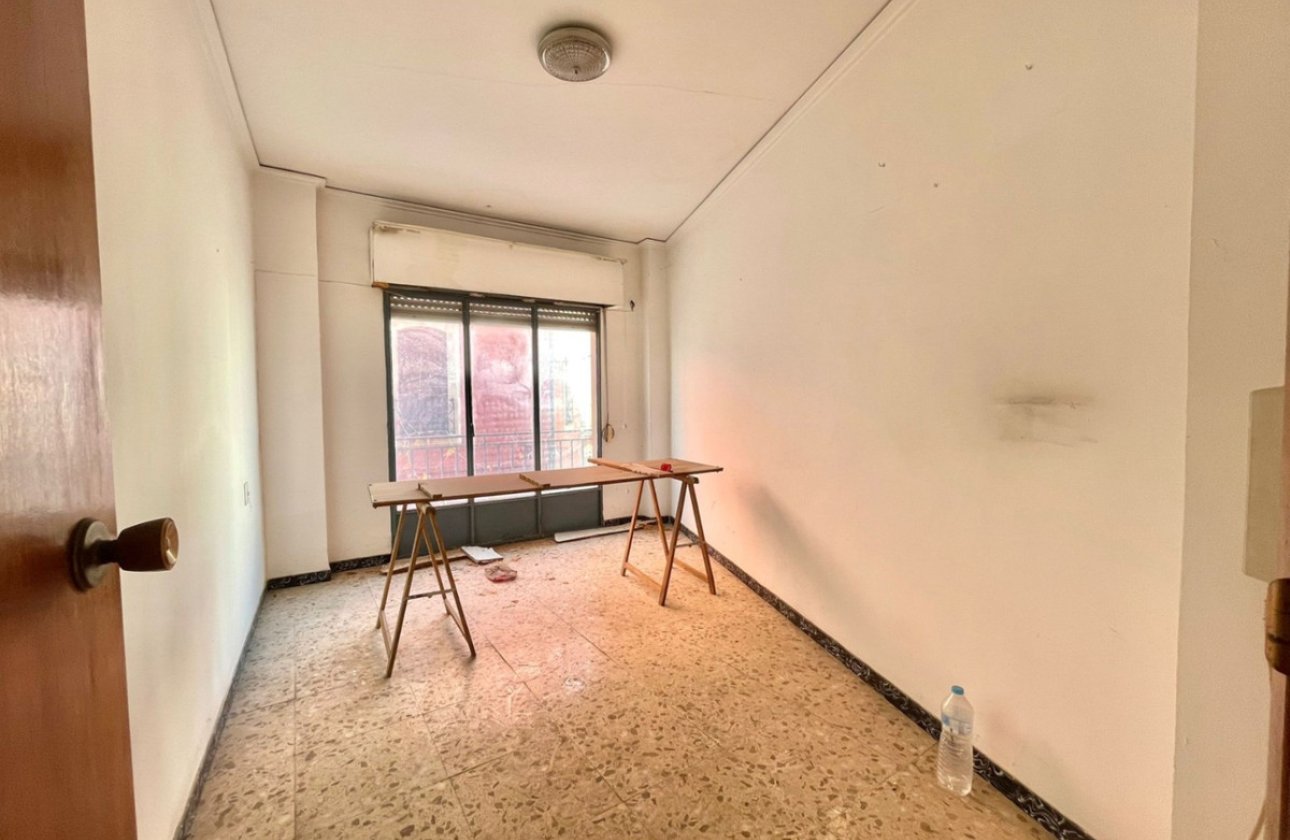 Használt ingatlanok - Town House -
Pedreguer - Pedreguer Centro