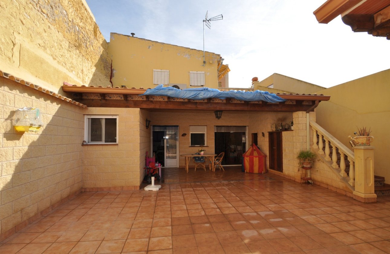 Használt ingatlanok - Town House -
Pinoso - Pinoso Centro