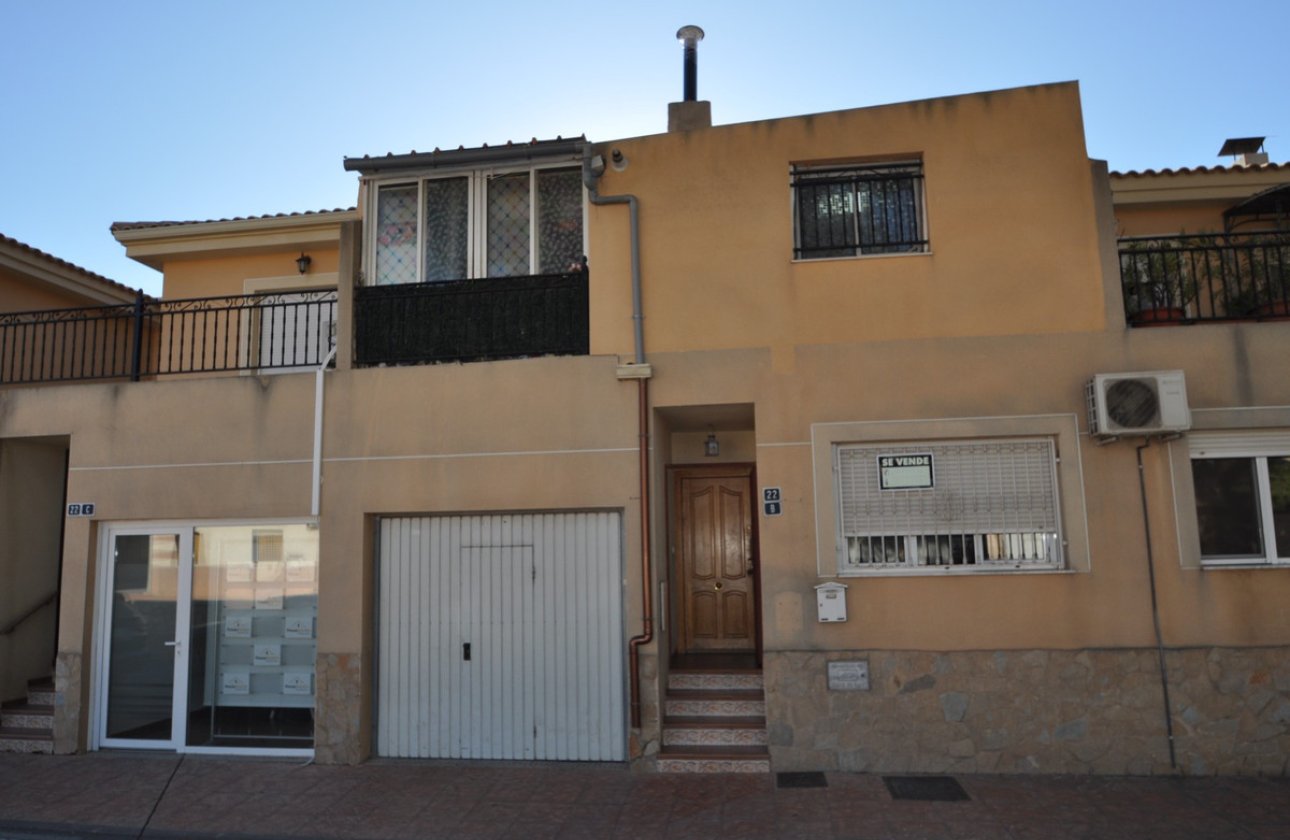 Használt ingatlanok - Town House -
Pinoso - Pinoso Centro