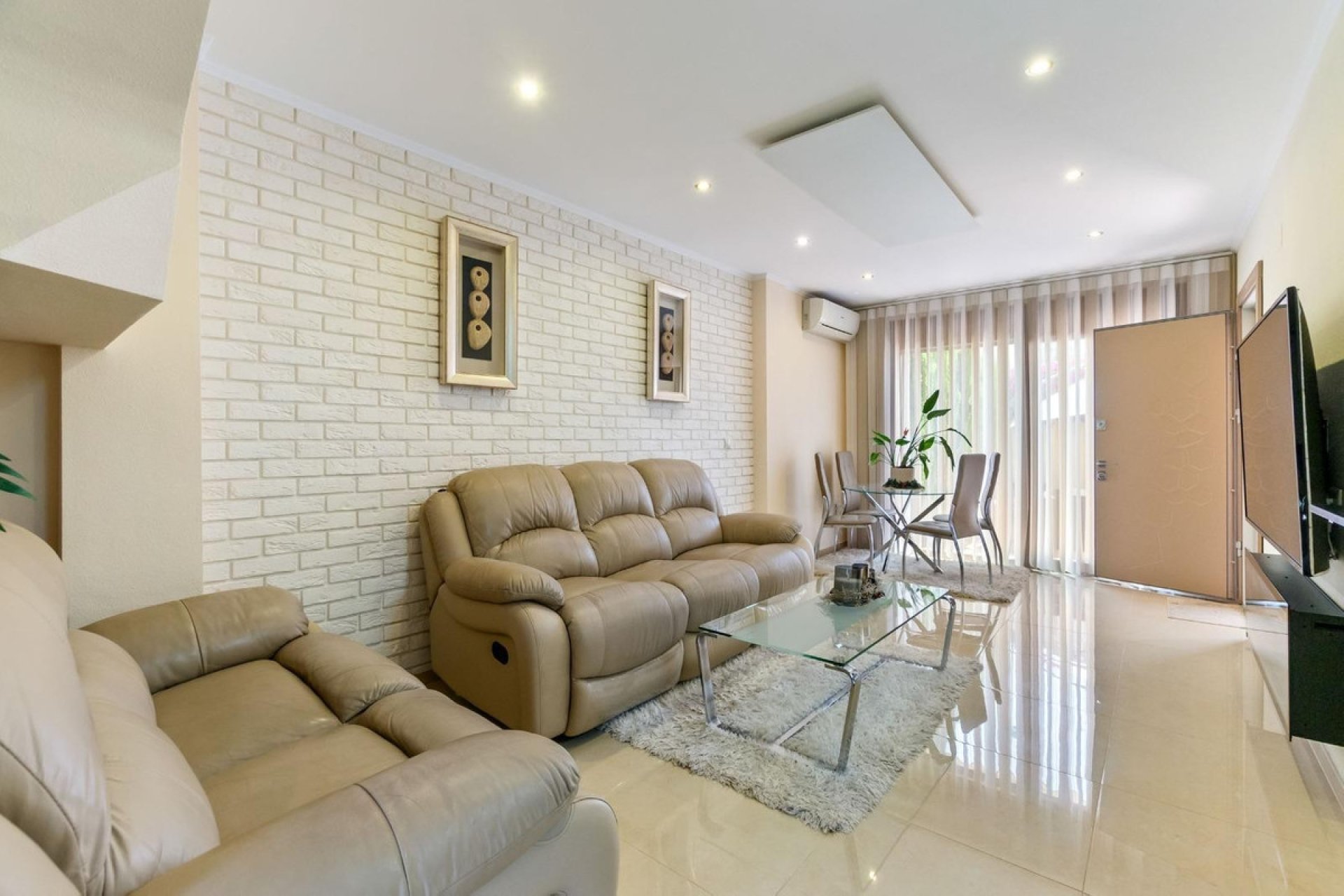 Használt ingatlanok - Town House -
Torrevieja - Aguas Nuevas