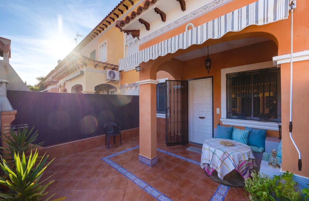 Használt ingatlanok - Town House -
Torrevieja - Torrevieja Centro