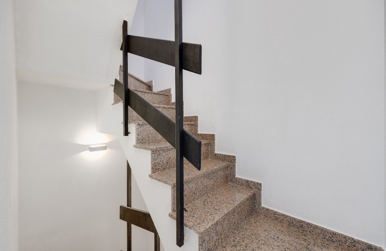 Használt ingatlanok - Town House -
Torrevieja - Torrevieja Centro