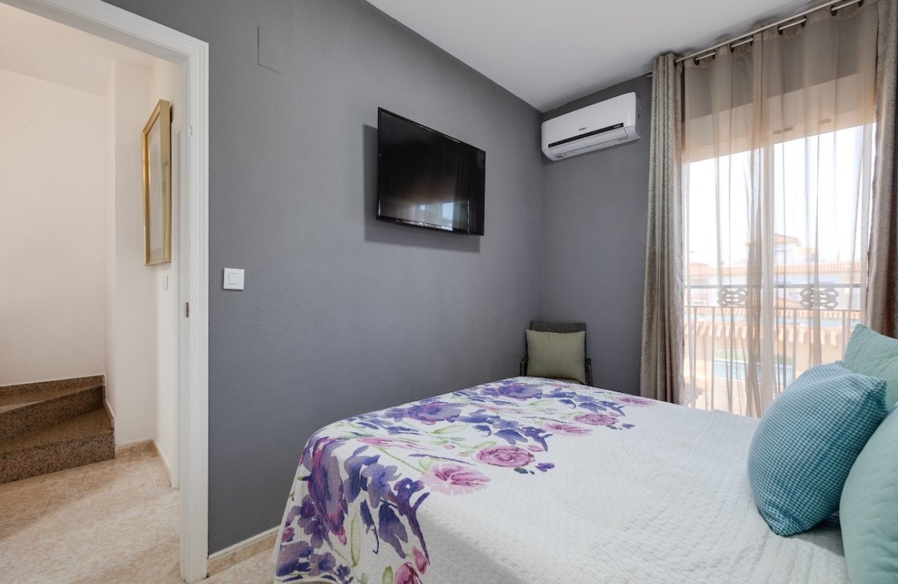 Használt ingatlanok - Town House -
Torrevieja - Torrevieja Centro