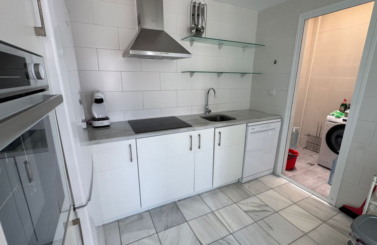 Használt ingatlanok - Town House -
Torrevieja - Torrevieja Centro