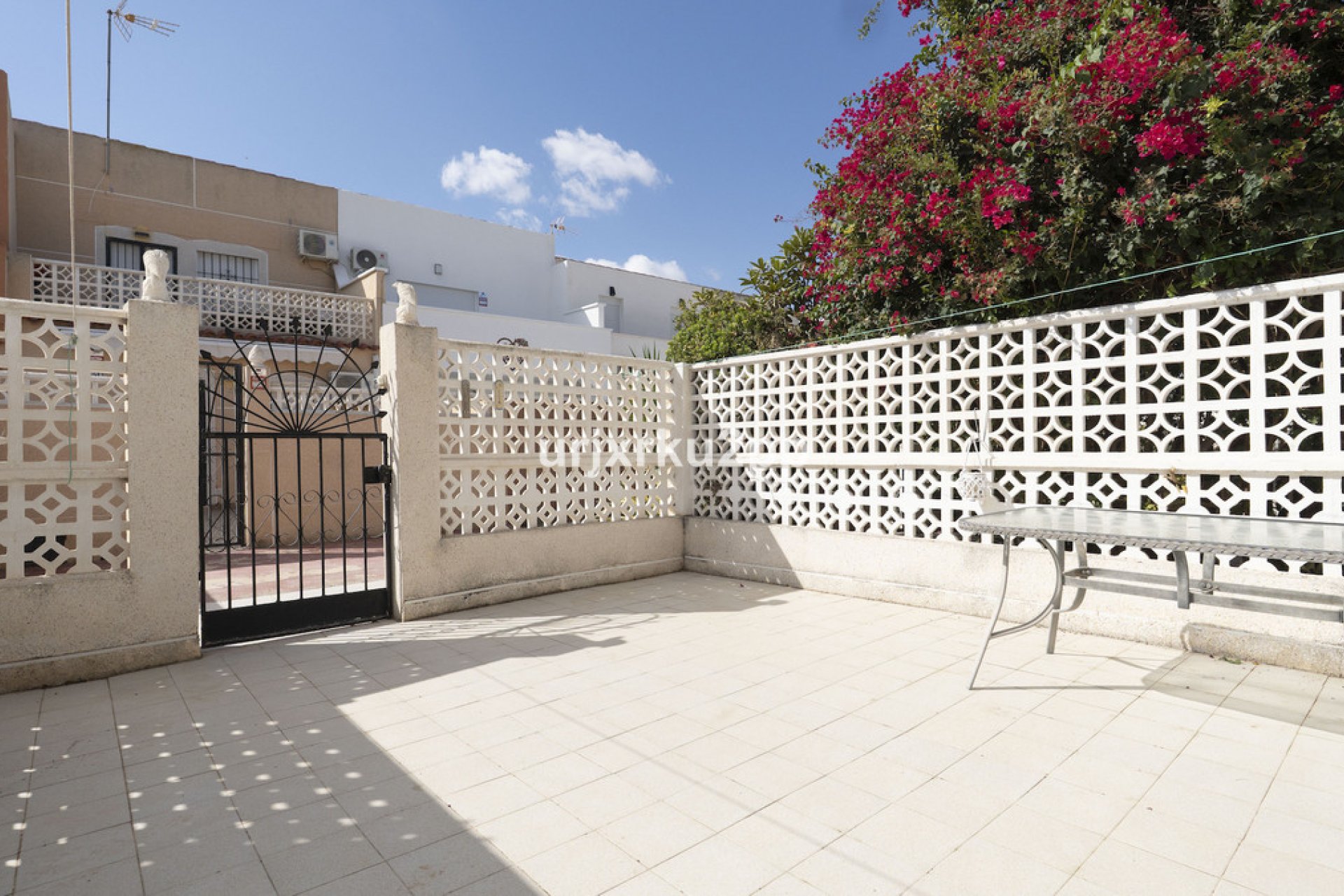 Használt ingatlanok - Town House -
Torrevieja - Torrevieja Centro