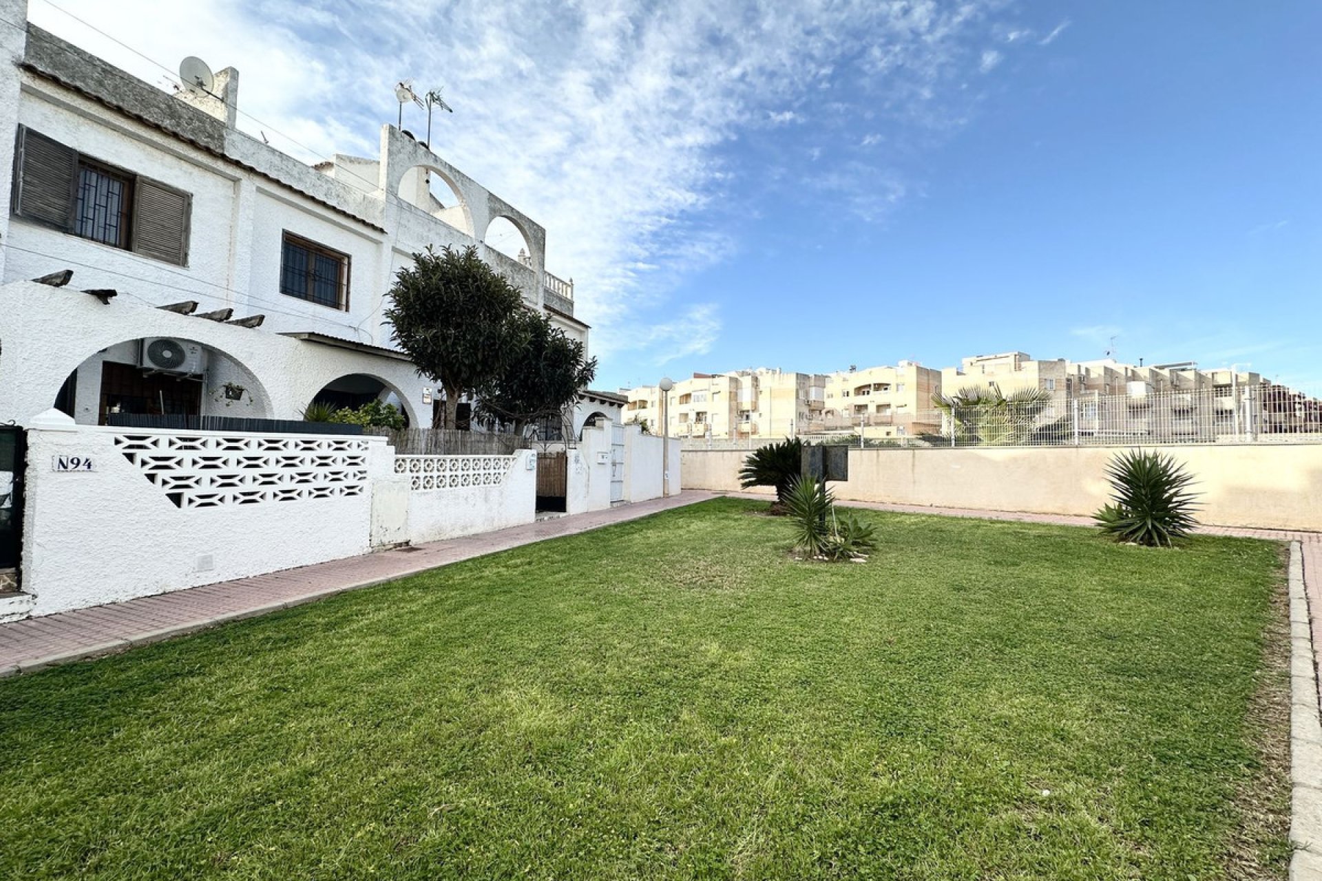 Használt ingatlanok - Town House -
Torrevieja - Torrevieja Centro